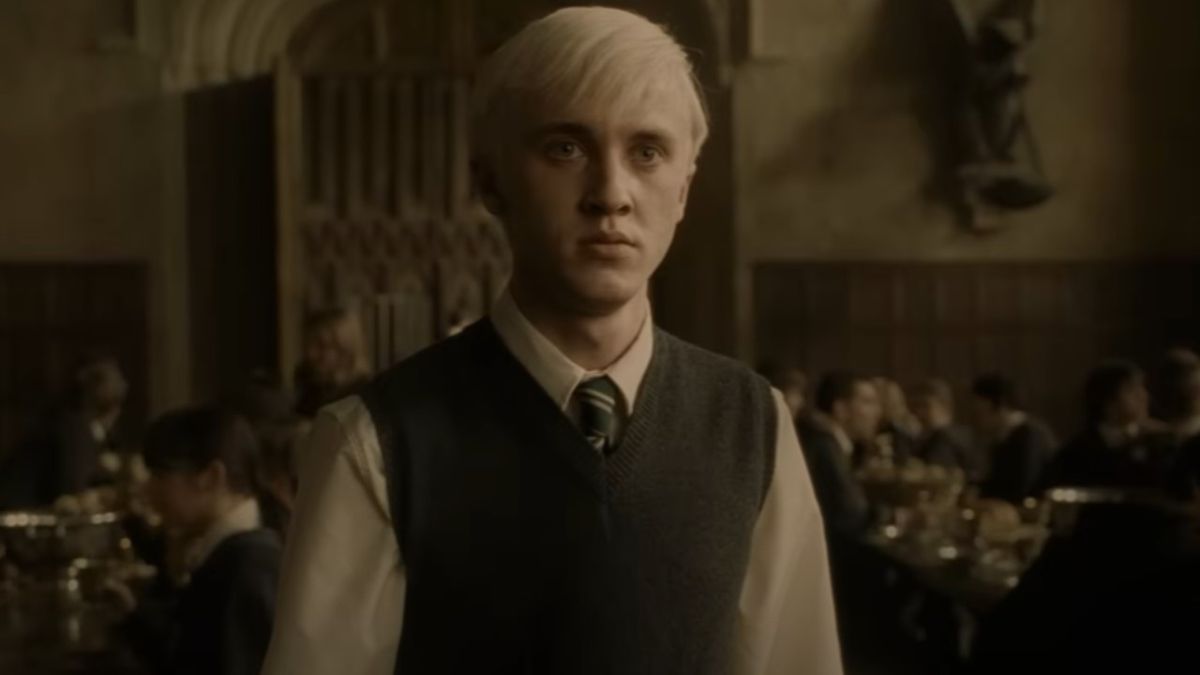若いハリー・ポッターのファンがトム・フェルトンが再びドラコ・マルフォイを演じていることをおかしくしていたので、俳優は彼女に素敵な反応を送りました