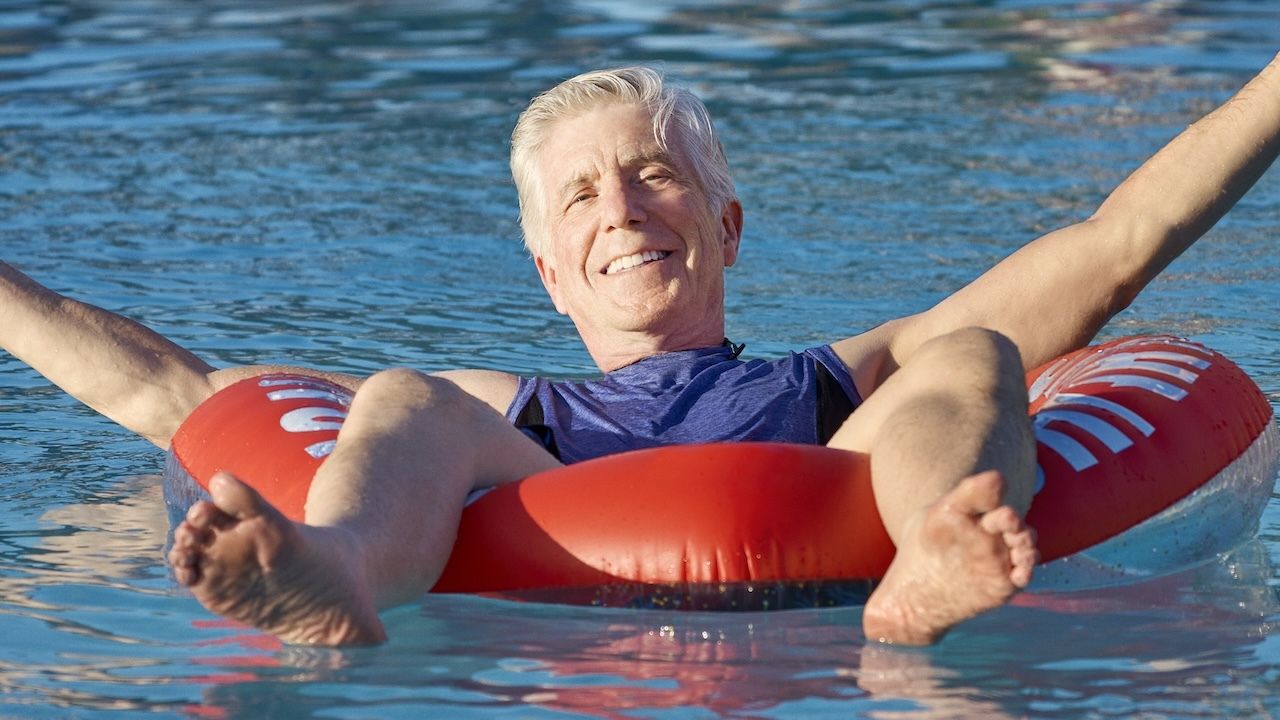 shark-weekはtom-bergeronとサメと一緒に踊るとキックオフし、インターネットはそうではありませんでした