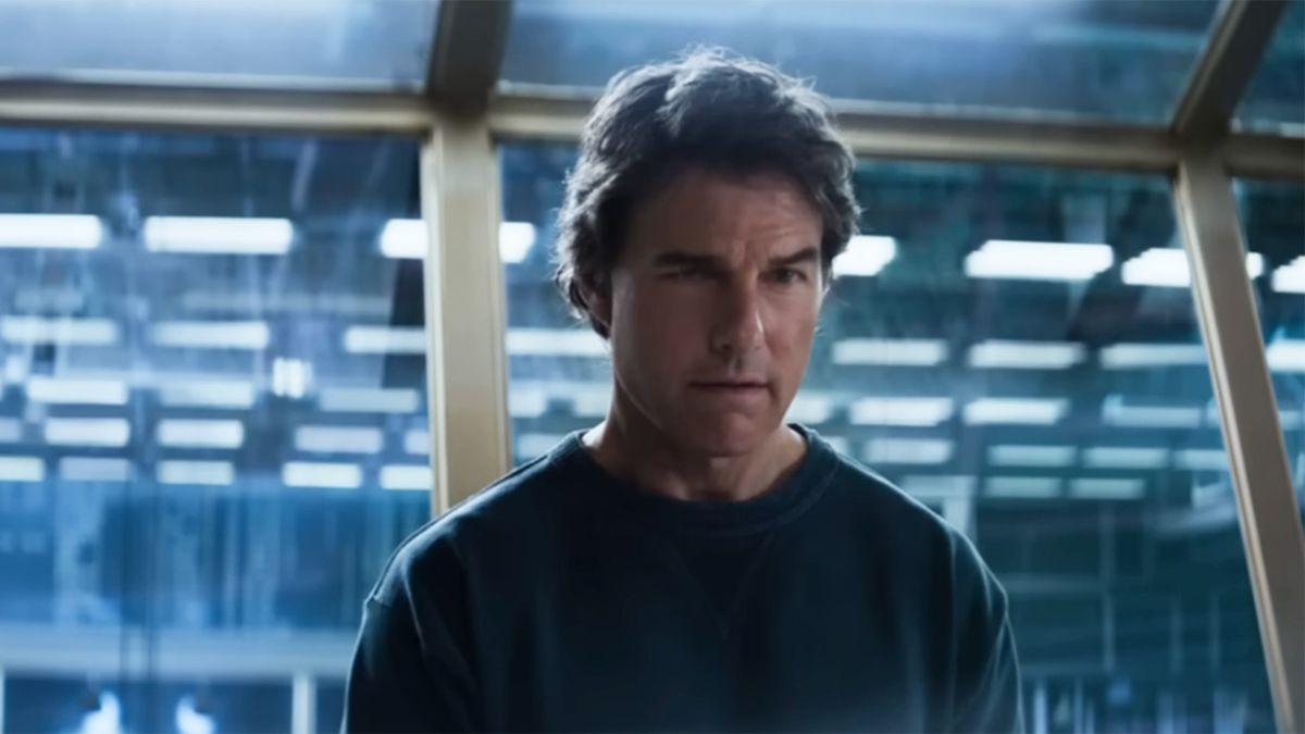 トム・クルーズはスタントの仕事のために小道具を手に入れますが、クリストファー・マッカーリーは彼が実際に非常識な余分なものをすべて明らかにしました