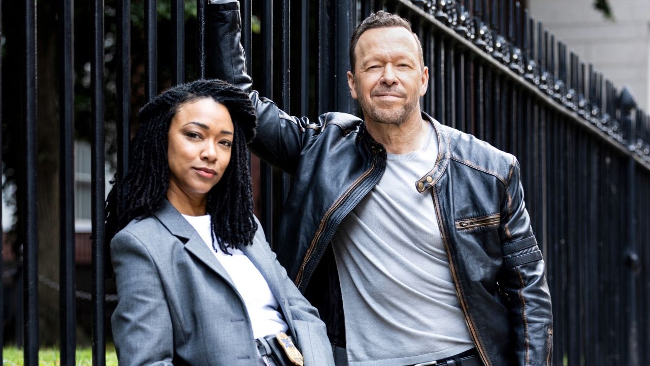 donnie-wahlbergは彼のblue-bloodsのスピンオフまで数週間を数えています、そして、彼がニューヨークをボストンと交換することにどれほど興奮しているかが大好きです