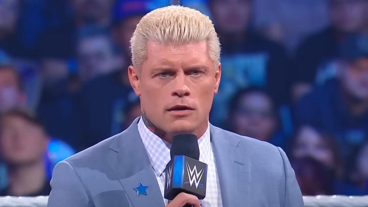 wweとtravis-scottの間の放射性降下物のうわさが渦巻くように、コーディロードスはラッパーが鼓膜を破壊することについて語っています