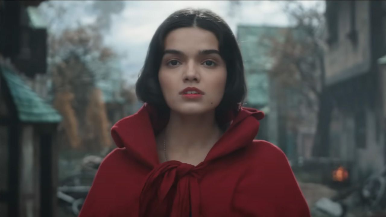 レイチェル・ゼグラーのエビタの共演者は、彼女が白雪姫などのために受け取った悪い報道について言葉を刻みませんでした