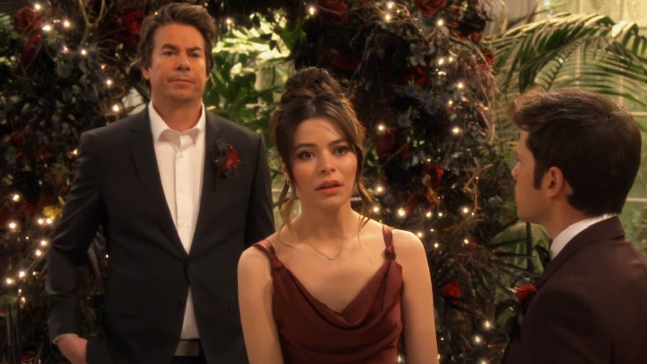 icarlyがキャンセルされてから2年が経ち、miranda-cosgroveは映画が起こっていることを確認しました（そして、そのクリフハンガーに対処します）