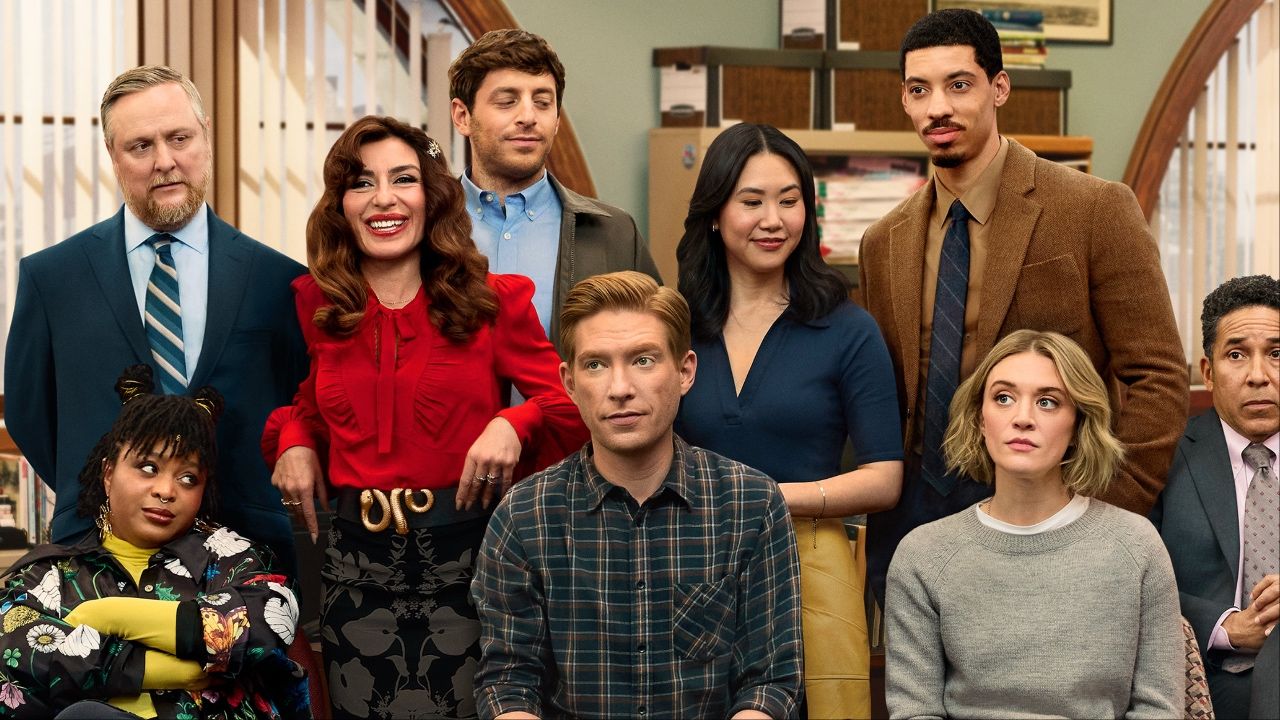 紙の予告編では、domhnall-greesonのシットコムがオフィスとどのように比較されるかを明らかにしています。私はオスカーのf爆弾について1つの質問があります