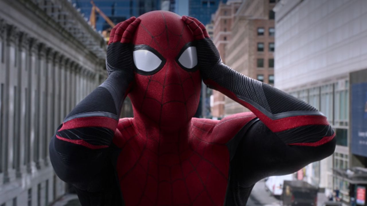 ファンが新しい日のセットを訪れ、スパイダーマン映画について興味深い理論を持っています