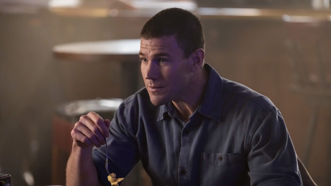 ncis：origins-‘co-showrunnerは、オースティンストーウェルがギブスとしてマークハーモンを成功させるのに最適だった理由を説明しています。