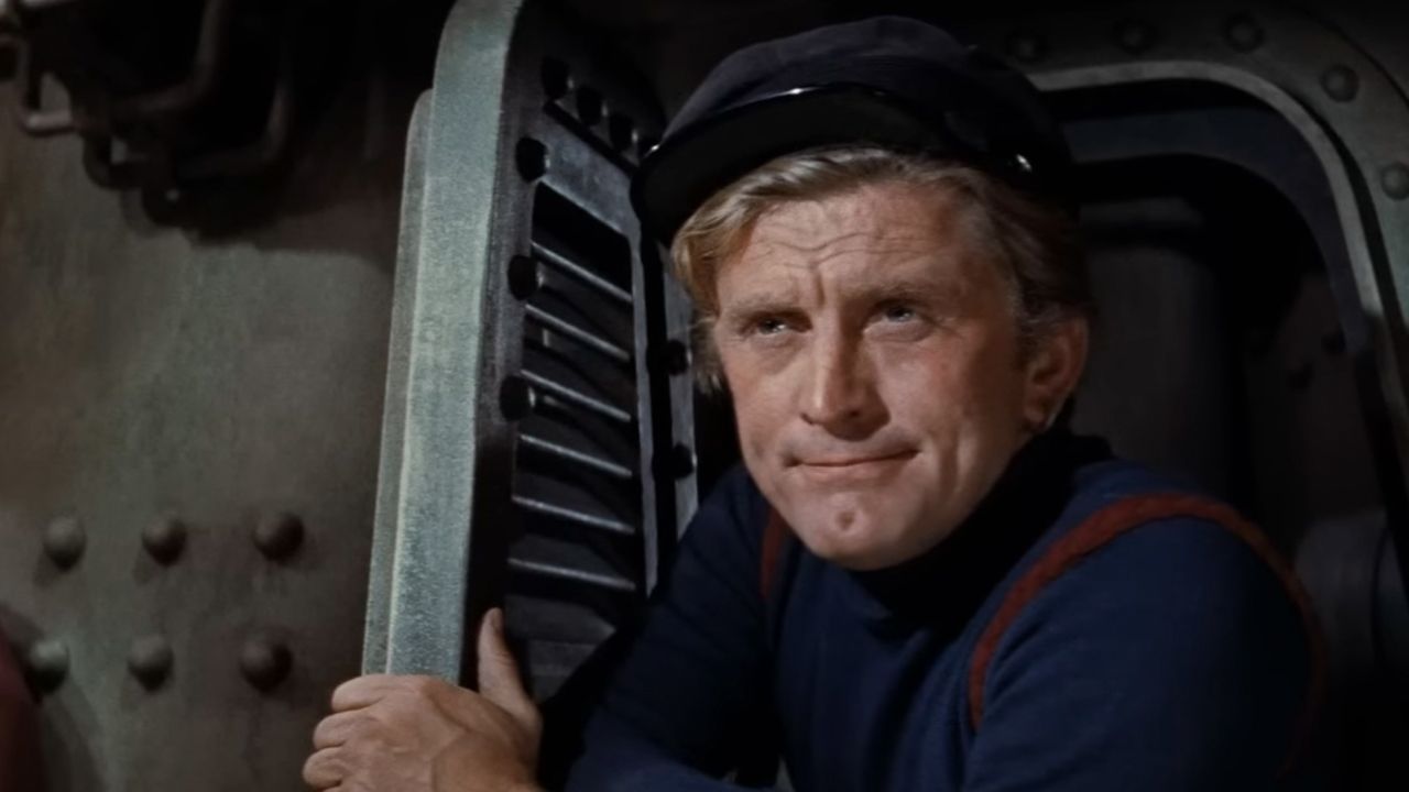 あなたを閉所恐怖症にするかもしれない潜水艦に関する32の映画