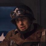 クリス・エヴァンスのファンタスティック・フォーの共演者は、彼がキャプテン・アメリカとしてキャストされた学習に対する彼の反応を思い出します