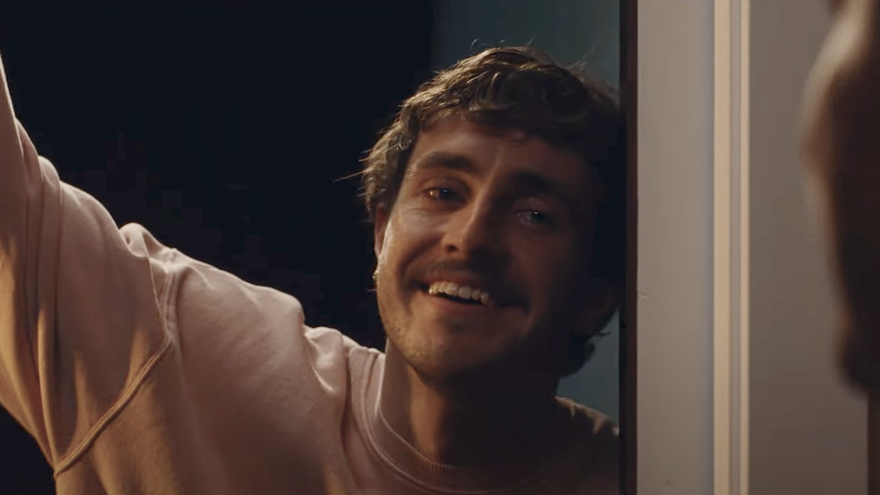ためらうことなく、ポール・メスカルはビートルズの映画で歌うかどうかを告げました