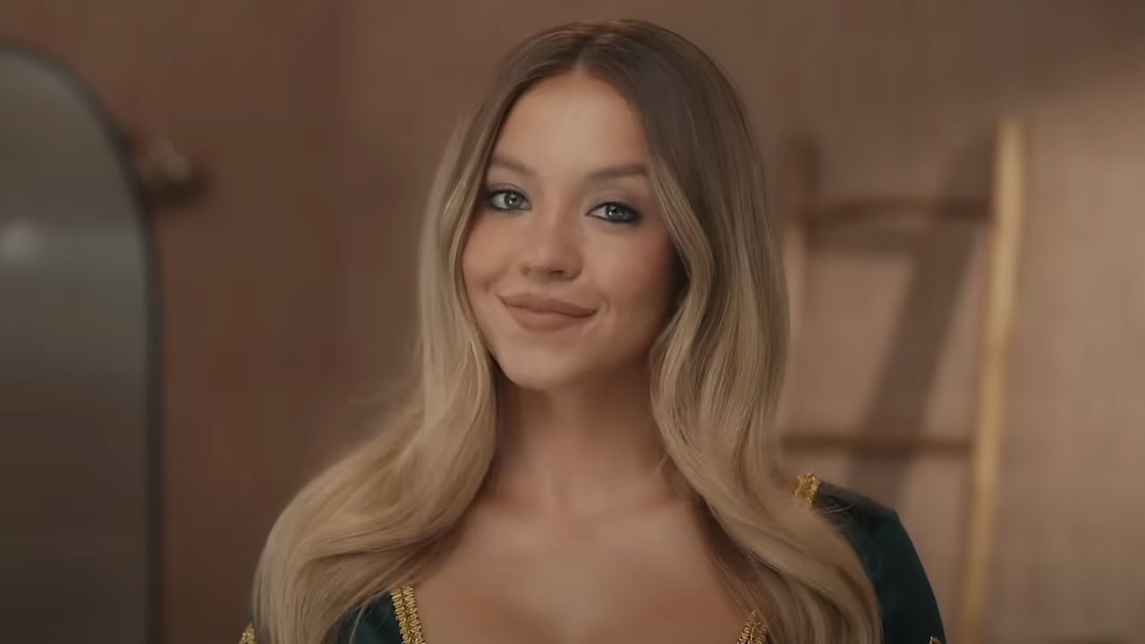 シドニー・スウィーニーがソーシャルメディアでトレンドするときはいつでも彼女がどのように反応するかを明らかにしながら、クラックアップするのを見てください