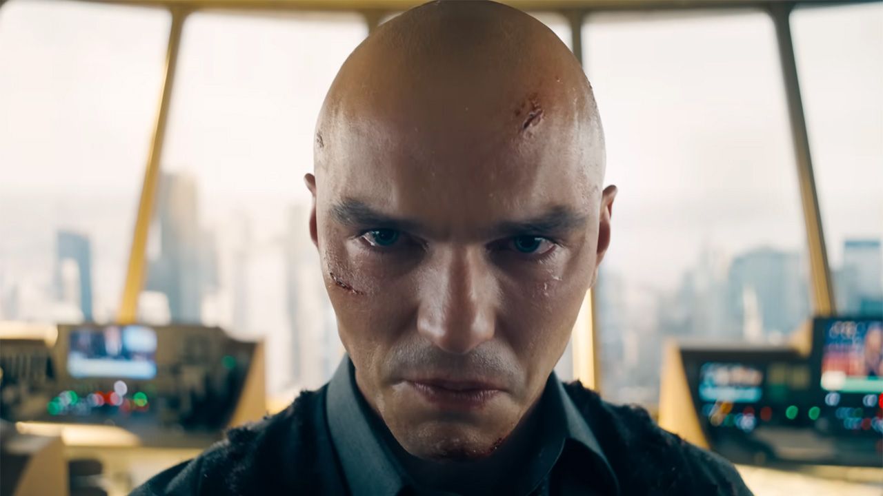 スーパーマンのジェームズ・ガンは、明日のマンでレックス・ルーサーと一緒に戻ってくる別の悪役を確認します、そして今、私はより広いdcuについて質問があります