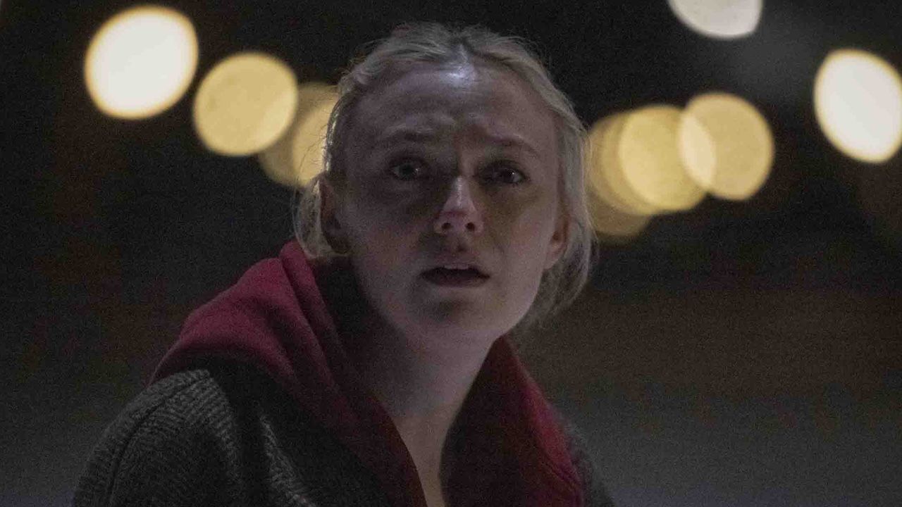 ダコタ・ファニングの悪徳監督が、画面外で吐き気を催したシーンについて「あまりにリアルに感じたから」と語った