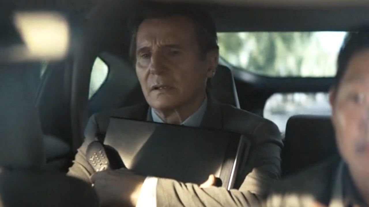 ようやく新しい『裸の銃』映画を観たけど、あのバフィー TiVo シーンが来るとは思わなかった