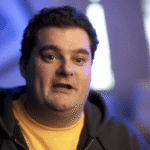 ボビー・モイニハン、snlのキャスト変更は「起こること」だと語るが、まだ番組に出演している人たちへの彼のアドバイスは面白い