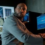 ワトソンの最新のエピソード-(および-f-ボム)-は、シャーロックが戻って以来、何かが深刻に間違っていることを示唆していましたか?スターのコメントを見て思うことがある