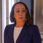 シカゴ・メッドは登場人物間の新しいロマンスを宣伝しているが、私はそれができる