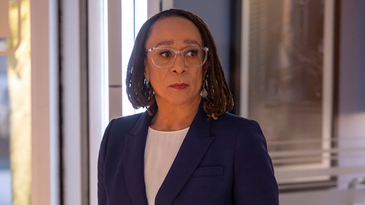 シカゴ・メッドは登場人物間の新しいロマンスを宣伝しているが、私はそれができる