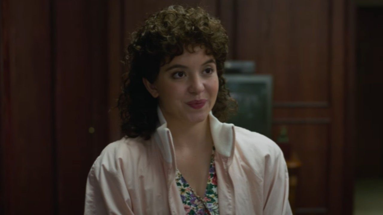 シドニー・スウィーニー、最新イベントでピンクを捨ててキラキラとした薄手のドレスを披露