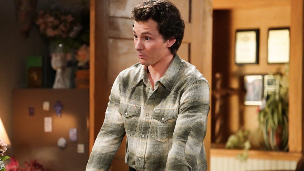 ジョージーとマンディが若い頃のシェルドンのセットを完璧に再現し、モンタナ・ジョーダンが彼の見解を共有したことに驚いています