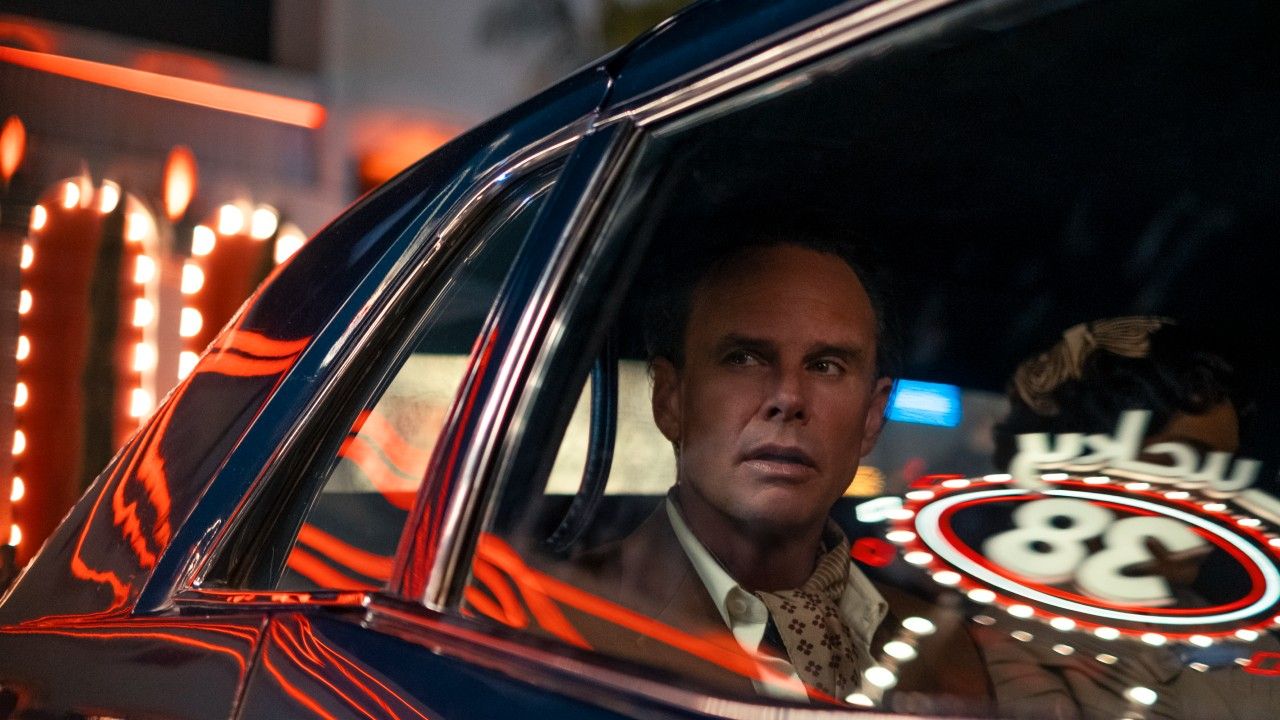 ウォルトン・ゴギンズが『フォールアウト』シーズン2の一面についてf爆弾混じりの賞賛を投じたが、今では各エピソードを複数回視聴する必要があると考えている