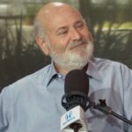 象徴的な映画監督で俳優のロブ・ライナーが殺人事件により78歳で死去