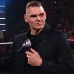 ガンサーがジョン・シナの首を絞めた後、警備員が激怒したファンから守る必要があったため、生で出演する予定だ