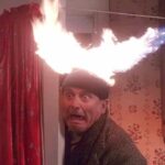 『ホーム・アローン』監督、帽子が燃え上がるシーン（そして娘も巻き込まれた）をやるようジョー・ペシを説得したことを思い出す