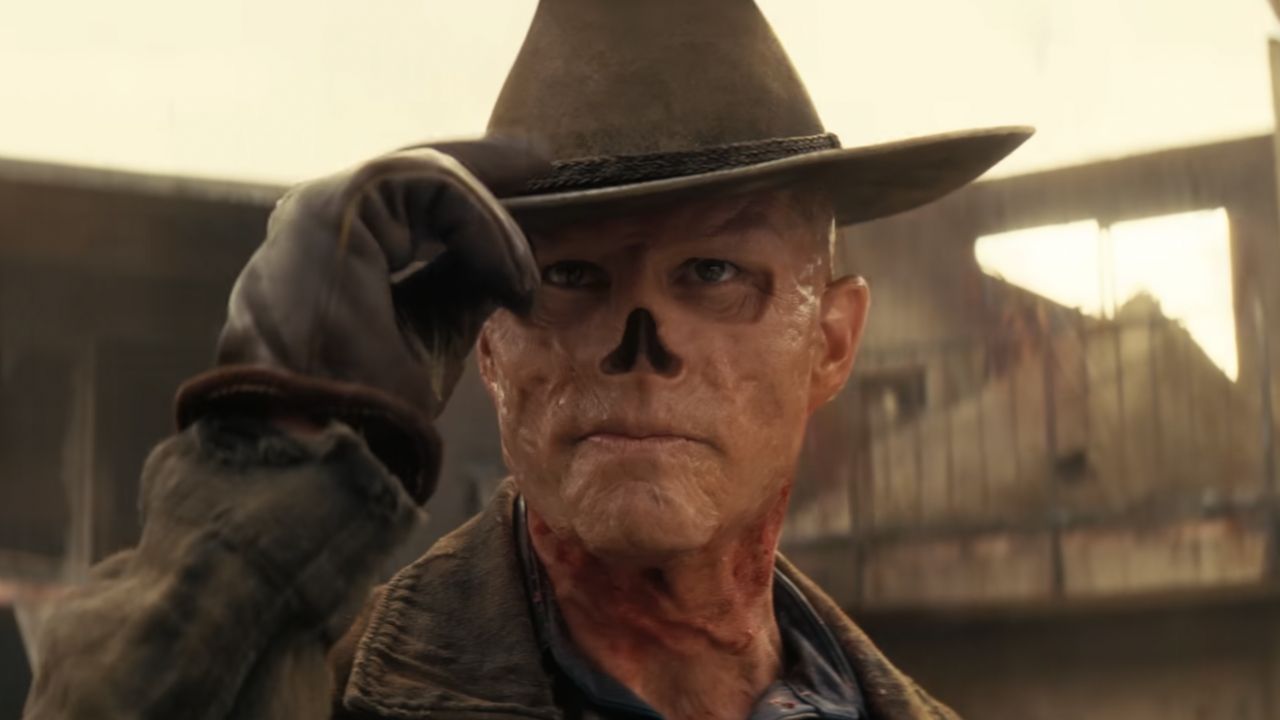 『フォールアウト』シーズン2のプレミアには素晴らしいオープニングシーンがあり、ウォルトン・ゴギンズはそれが彼のお気に入りの映画とどのように関係しているかについて熱く語った