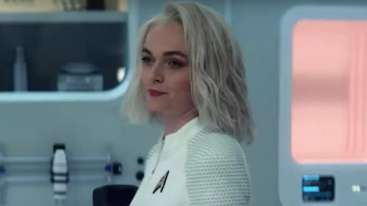 ジェス・ブッシュは『スタートレック:-ストレンジ・ニュー・ワールド』シーズン5終了を祝う最新俳優で、彼女の写真は素晴らしい