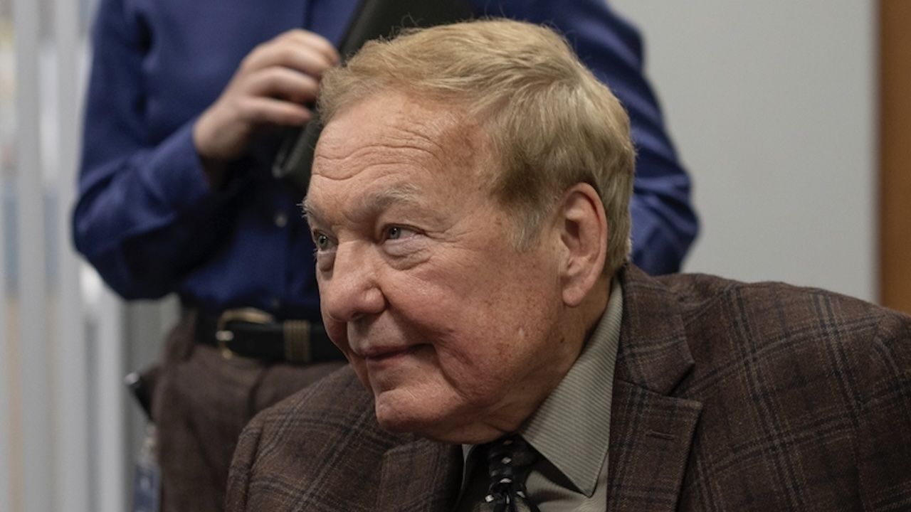 ザ・チェア・カンパニーのdpがsnlの偉人ジム・ダウニーとの未撮影シーンを公開、たとえ番組が中断されてしまうとしても素晴らしい内容だ