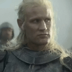 マット・スミス、『ハウス・オブ・ザ・ドラゴン』シーズン3について聞かれて中指立て、動画が面白すぎる