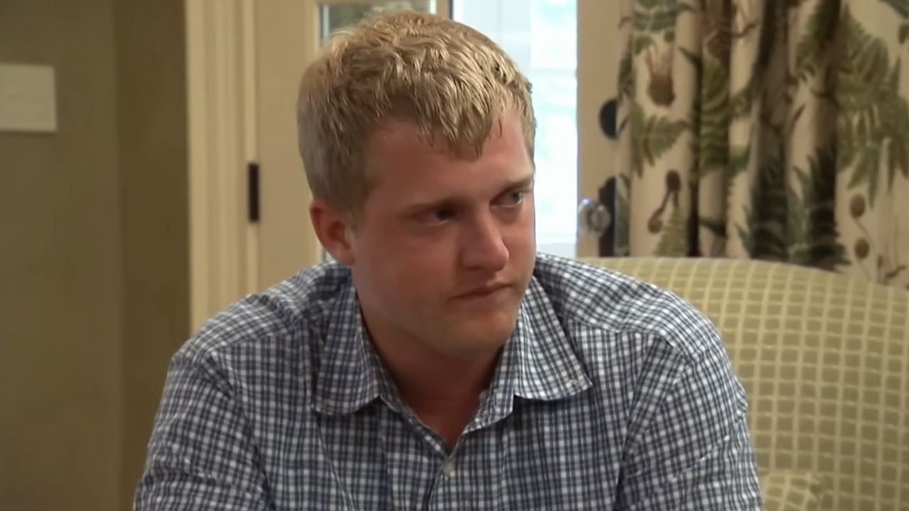 新しい報告書にはカイル・クリスリーの逮捕に関する詳細が含まれており、警察との「身体的口論」が関与していたと伝えられている