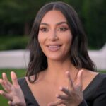 7年前、キム・カーダシアンは完璧なホリデーパーティーに130万ドルを費やした。今年は子供たちに写真を撮ってもらうことさえできない