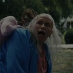 『ウェポンズ』のグラディスおばさん女優が許可されていたスタントを明かし、プロデューサーたちが「緊張」した理由がわかる