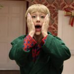 アリアナ・グランデ、クリスマスプレゼントのラッピングについてsnlの異常な時間とタイムスケッチの最も記憶に残るカットについて語る