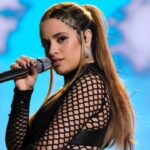 カミラ・カベロ、ホリデーtiktokで悪名高き「キスモワ」クリップに言及