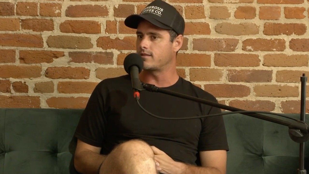 『バチェラー』のベン・ヒギンズ、アリックス・アールとトム・ブレイディの対立を批判：「客観化する最も安上がりな方法のように感じる」