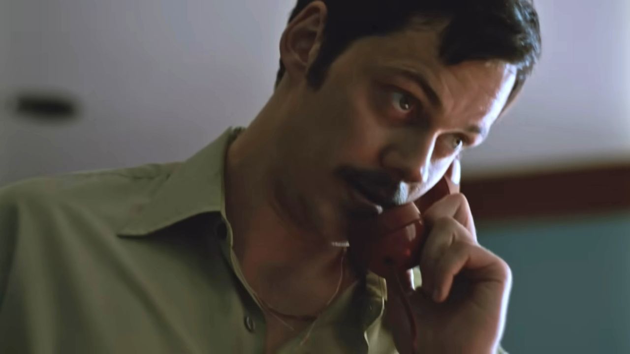 ビル・スカルスガルドは、『it』や『ノスフェラトゥ』での極限状態と比較して、『デッドマンズ・ワイヤー』での自分の変化をどう見ているか