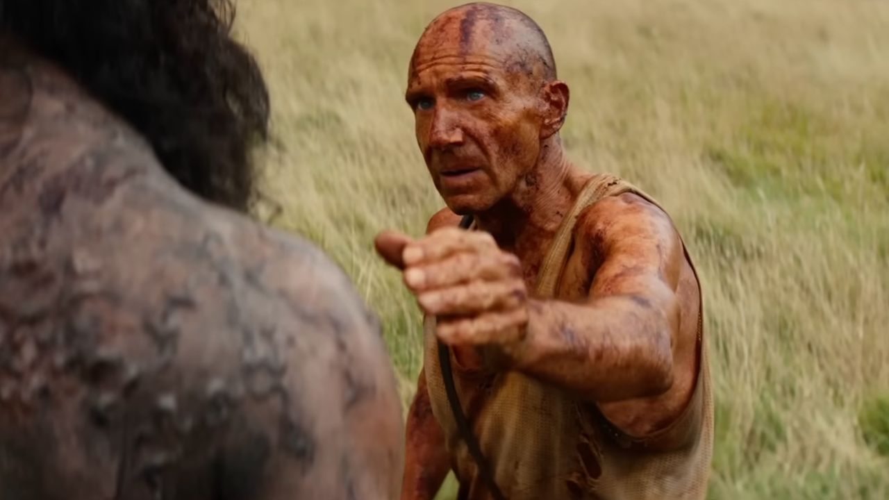 「驚くほど面白く、非常に残忍。」-28年経って批評家が語る：「骨の寺院は「スペクタキュラー」レイフ・ファインズによって後押しされている」