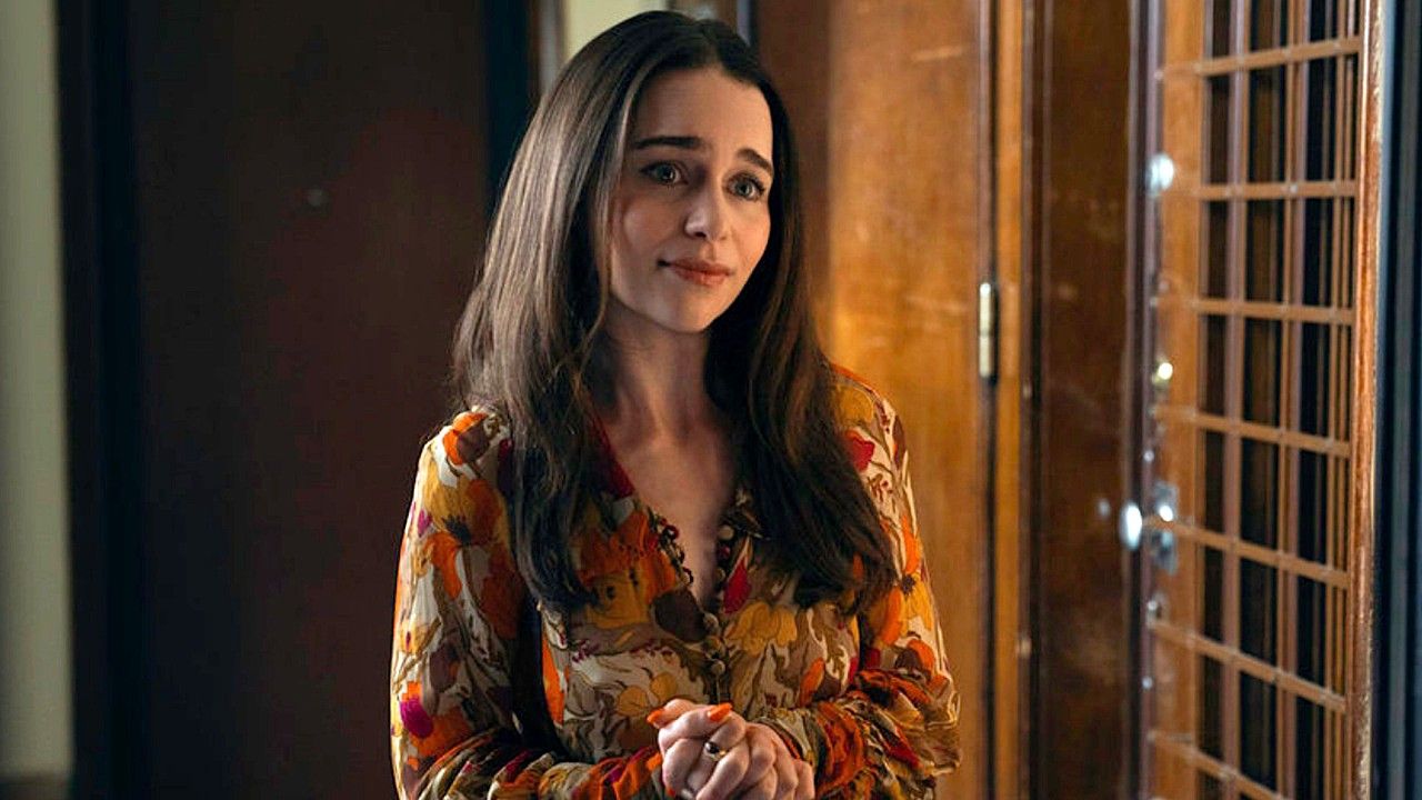 セックスシーンは難しいこともあるが、エミリア・クラークが肋骨を骨折するとは思わなかった