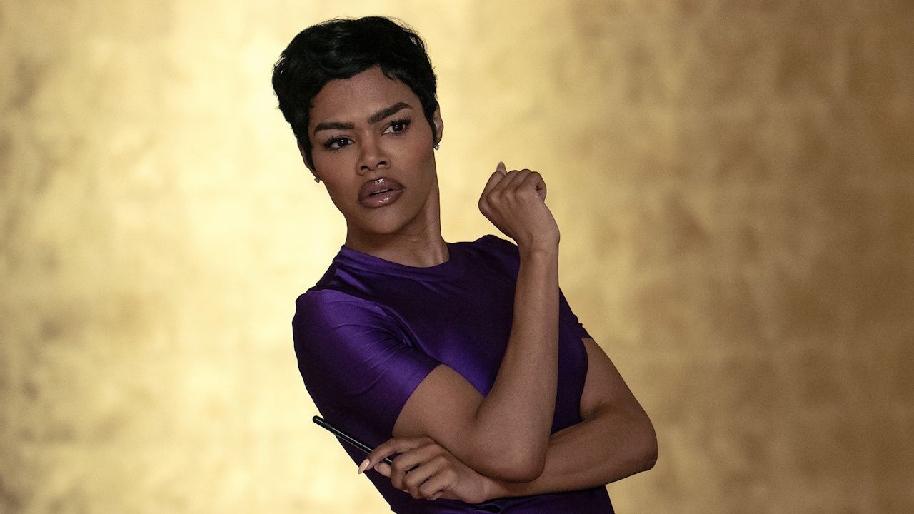 テヤナ・テイラーは、レースのみのルック（そしてキラーティアラ）で、シアーゲームを大幅にランクアップしました