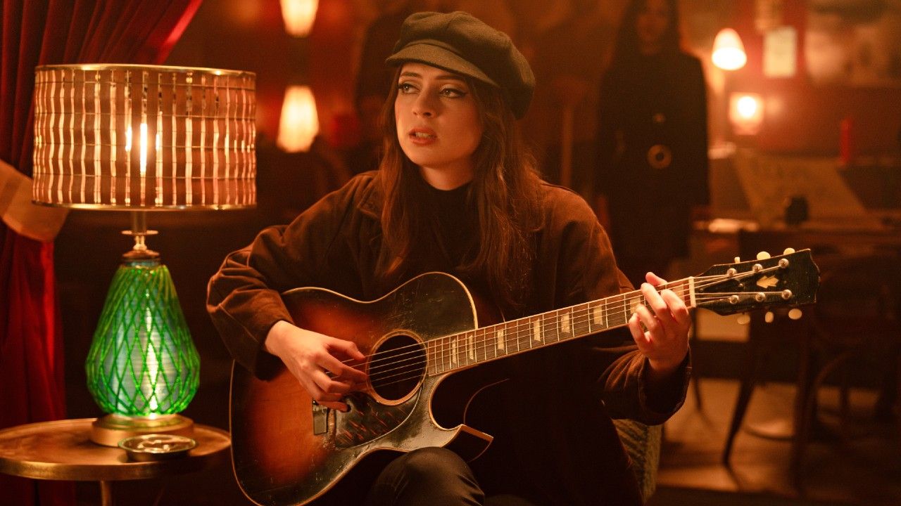 『スクール・スピリッツ』のスターにリジー・マカルパインのカメオ出演とその背後にある大きな意味について聞いてみた