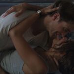 ドラマの予告編では、ゼンデイヤとロバート・パティンソンが暗い秘密に悩まされている様子が描かれており、私は公式にイライラしている