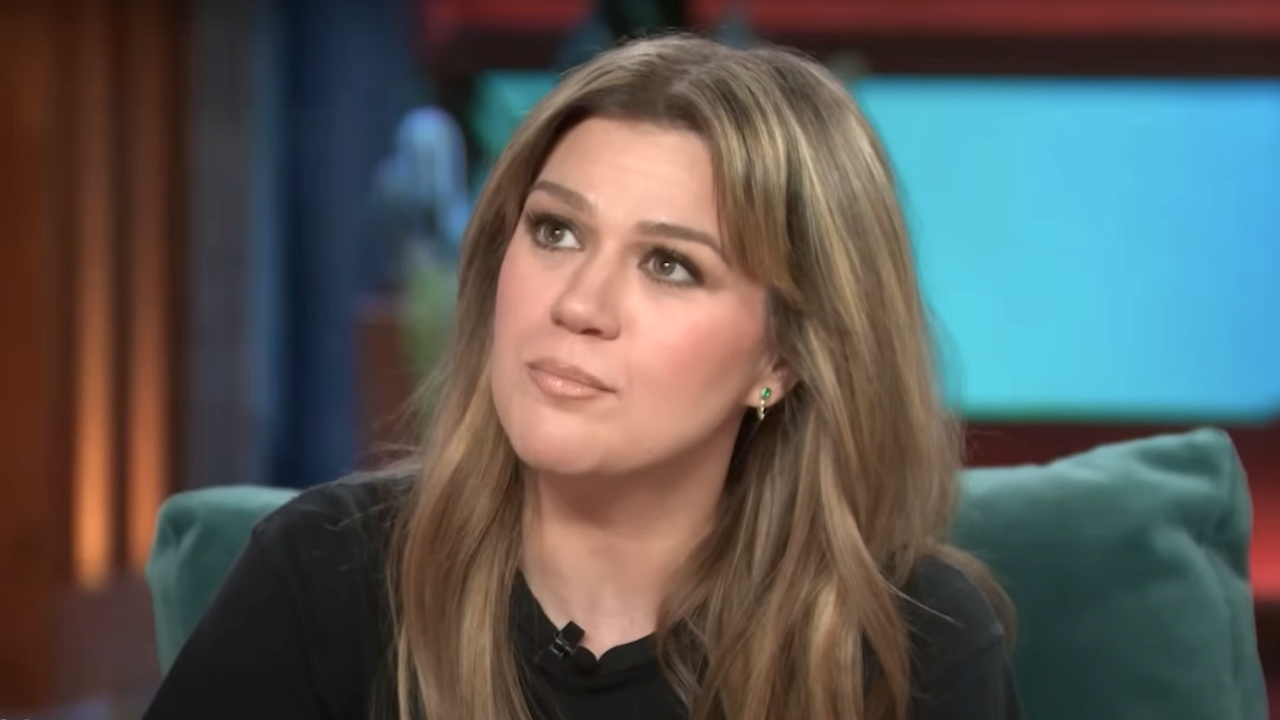 ケリー・クラークソンは、番組が終了する前にすべてのエピソードの司会を務めることさえしないことが判明