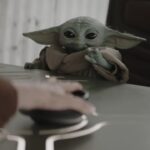 ジョン・ファヴロー、『マンダロリアン』をテレビから劇場に移す際の課題を説明（そしてポイントも得られた）