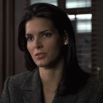 「法と秩序」のスター、アンジー・ハーモン、過去の愛とバレンタインと再会