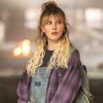 ミリー・ボビー・ブラウン、22歳になった後もキュートなビーチ投稿をシェアしたが、「大人にならなければいけない」ことに未だにショック