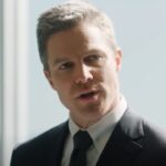 上半身裸のベイウォッチのシーンの準備に対するスティーブン・アメルの率直な姿勢に感謝します