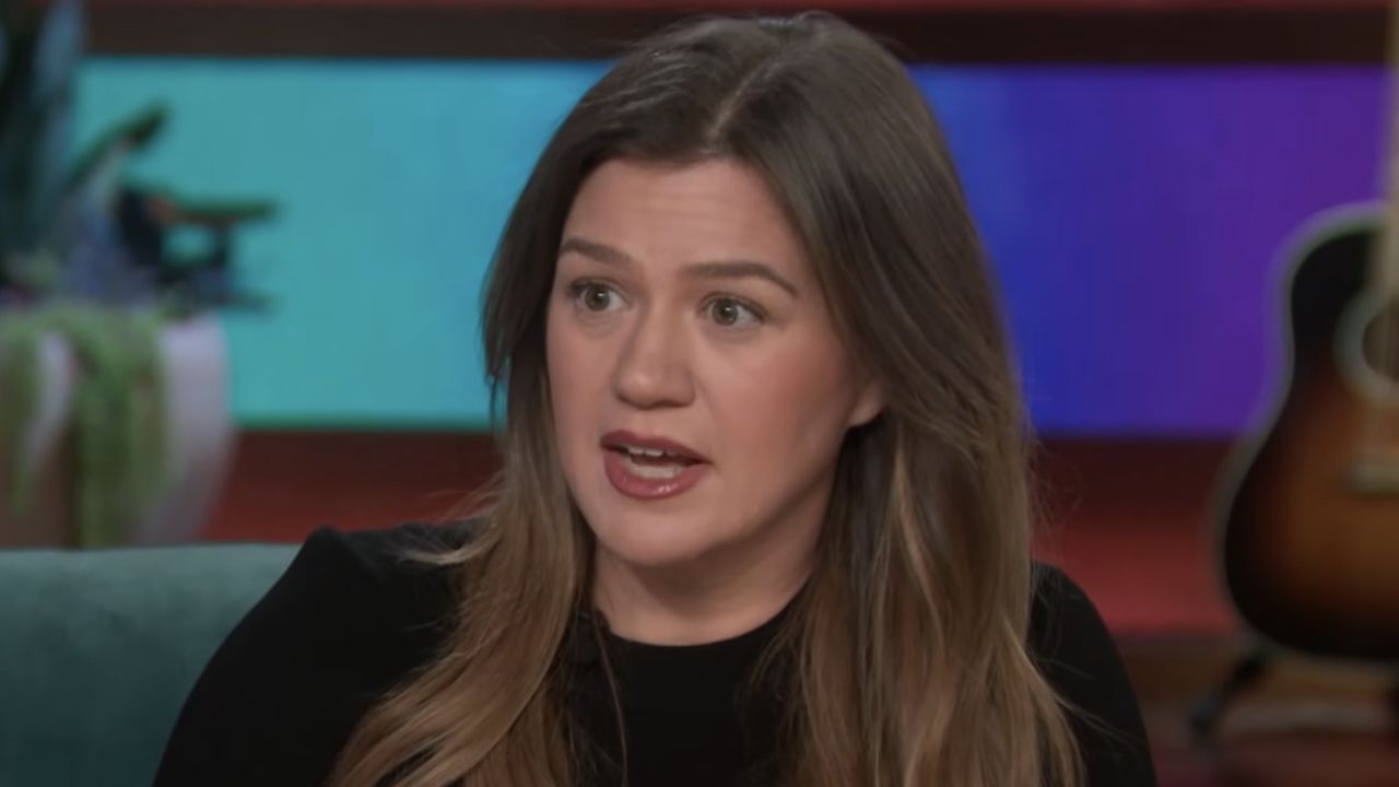 ケリー・クラークソン、ファンが彼女だと思っていることを知っている