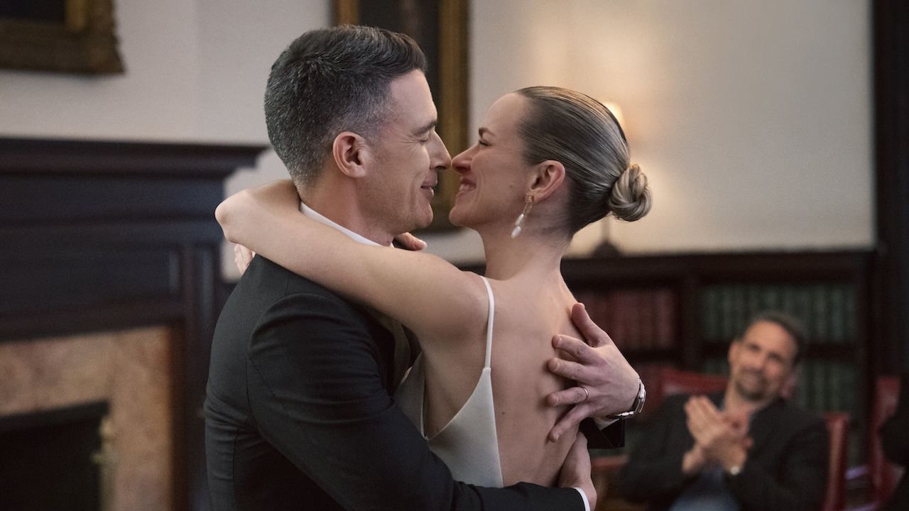 cbsのfbiスターが「スコリーナ」の船名と最大の船について語る